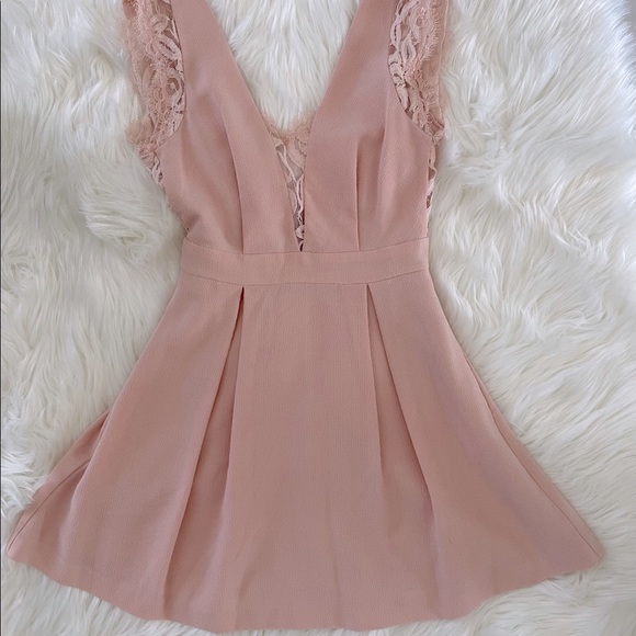 BCBG Dresses & Skirts - BCBG Lace Mini Dress